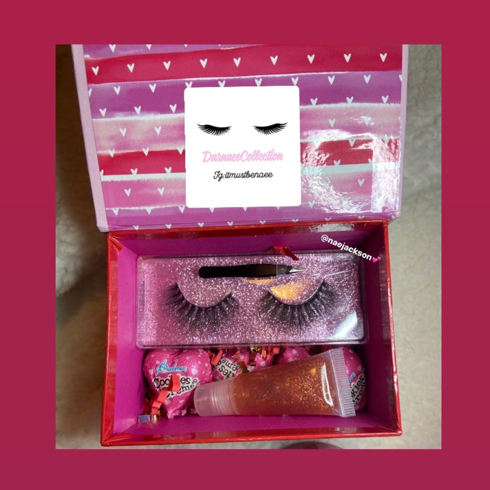 Lashes - Picture 2 of 2